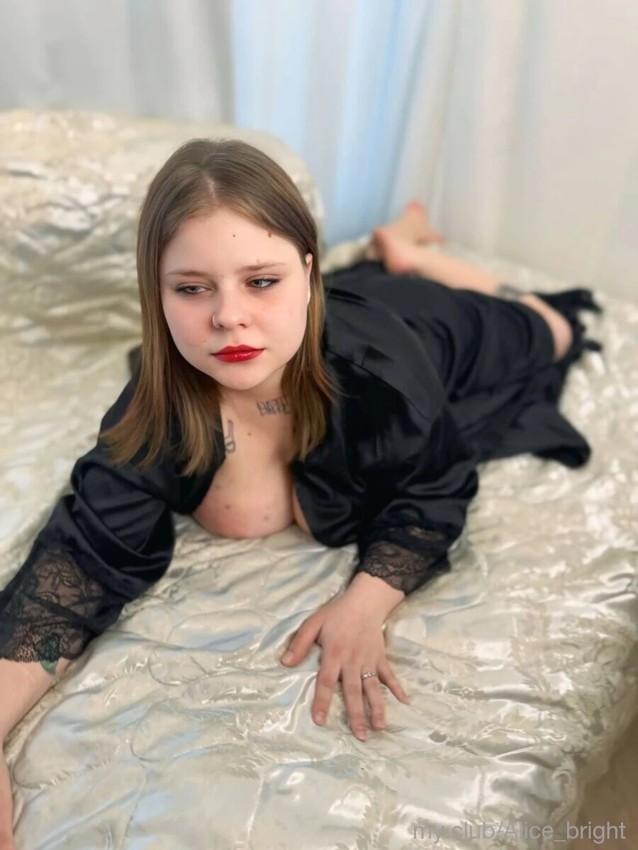 Alice Free Photos #5
