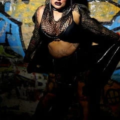 MRDIEVAL MISTRESS 