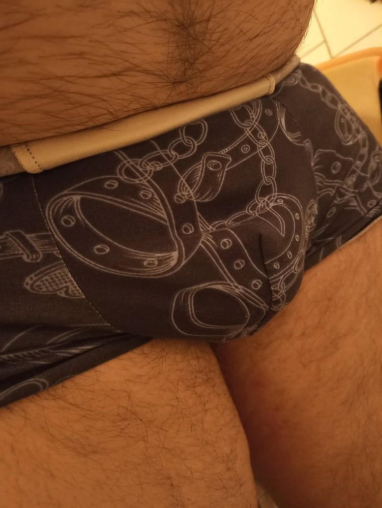 bulge,piss and belly #7