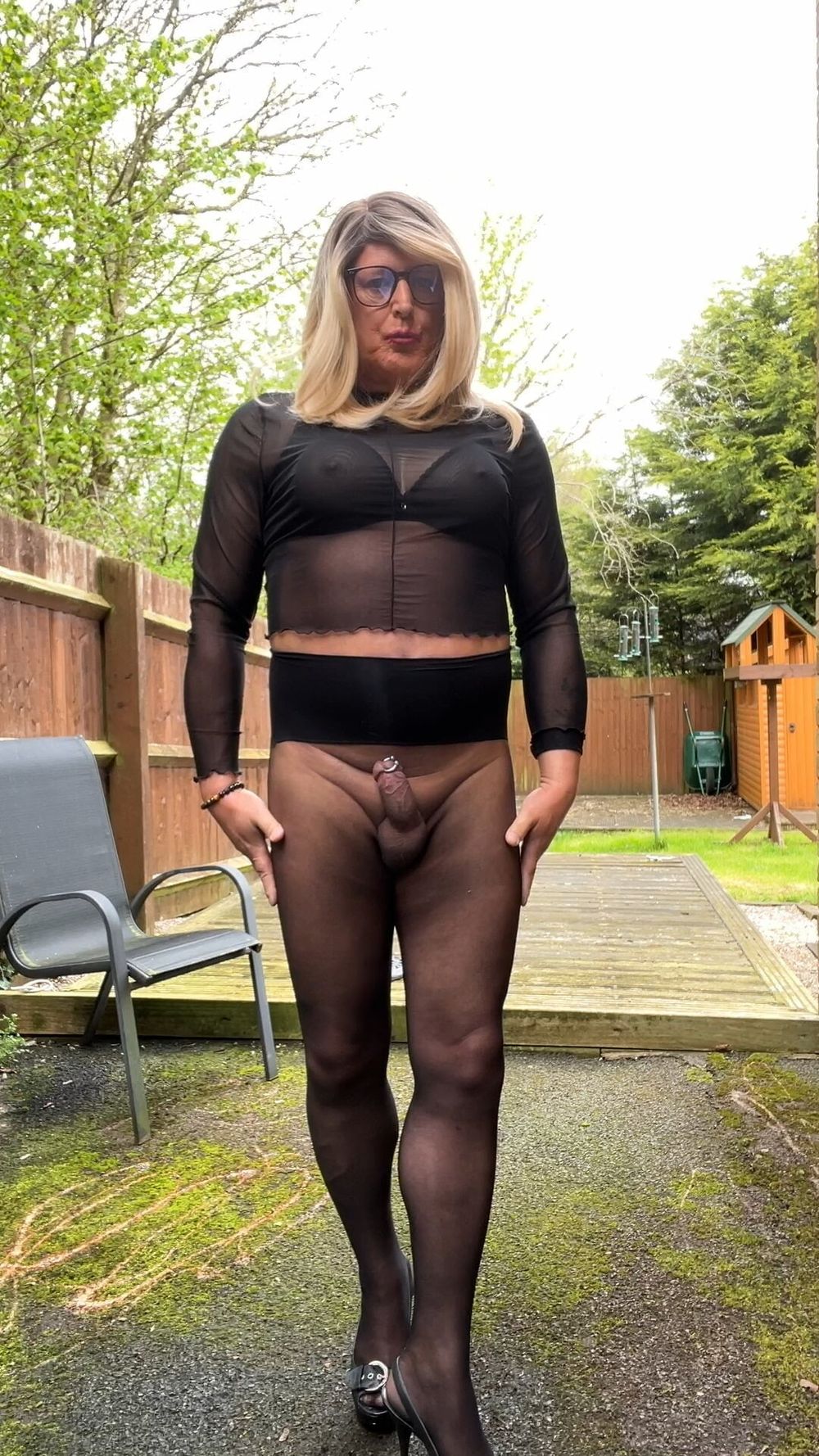 Amateur crossdresser Kellycd2022 in sexy black seamless hose #4