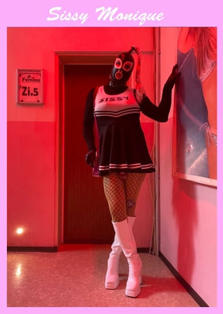 Sissy Monique - Nel quartiere redlight