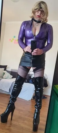 rachel rocks purple latex         