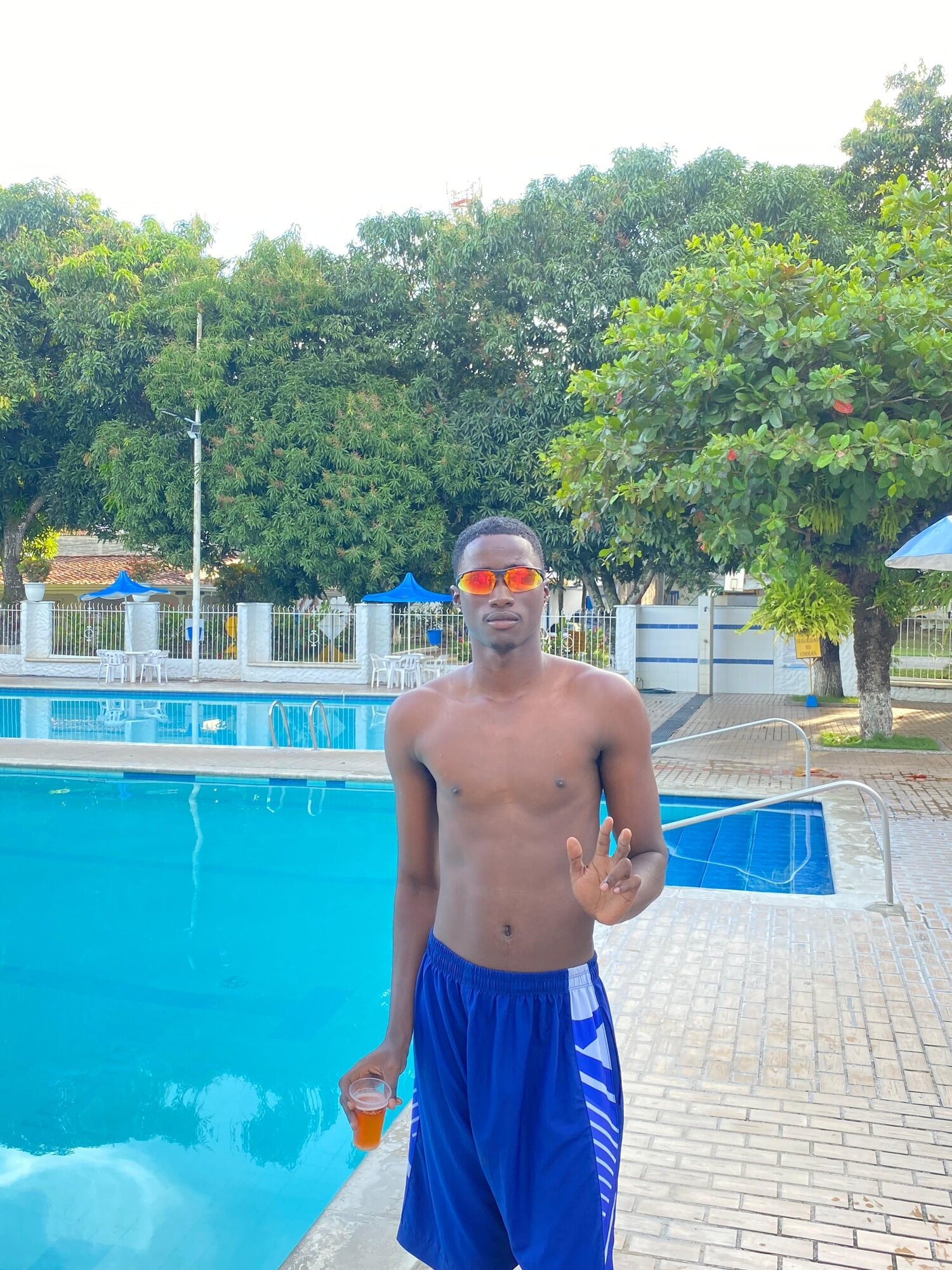 20cm black cock, 19 year old boy 