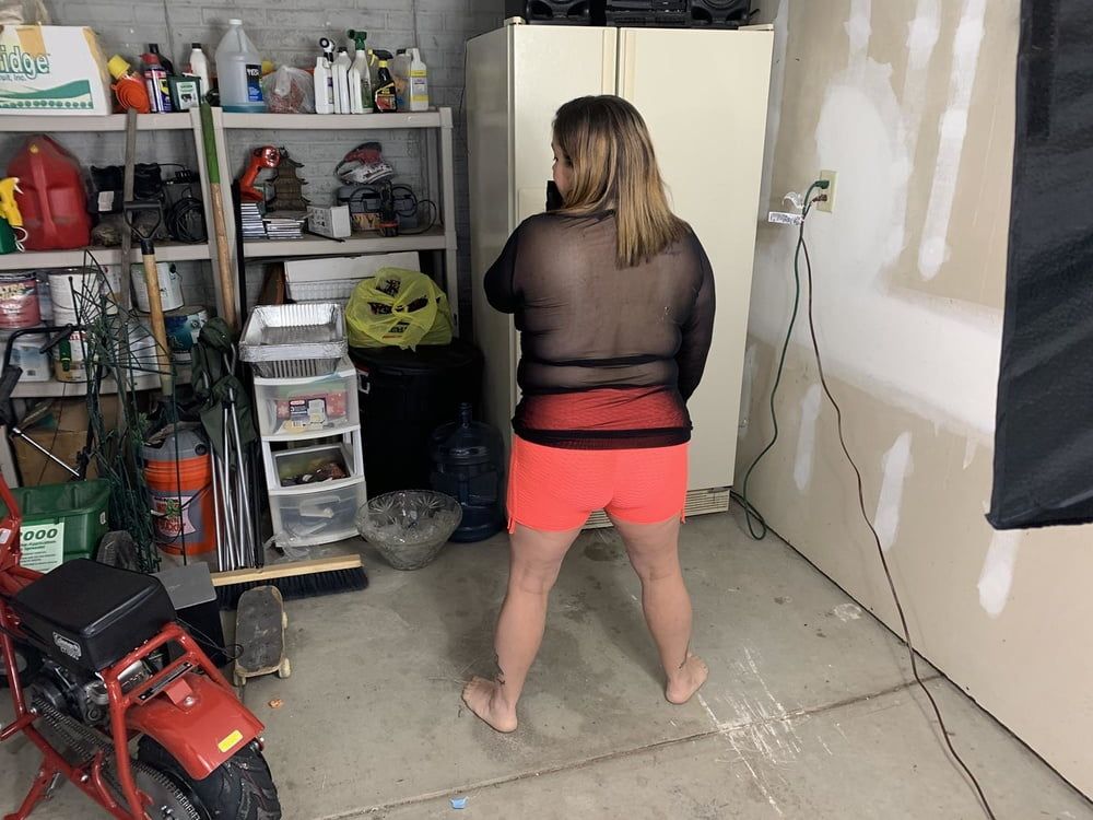 Sexy BBW Dat Ass in a Garage #48