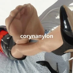 feet nylon 