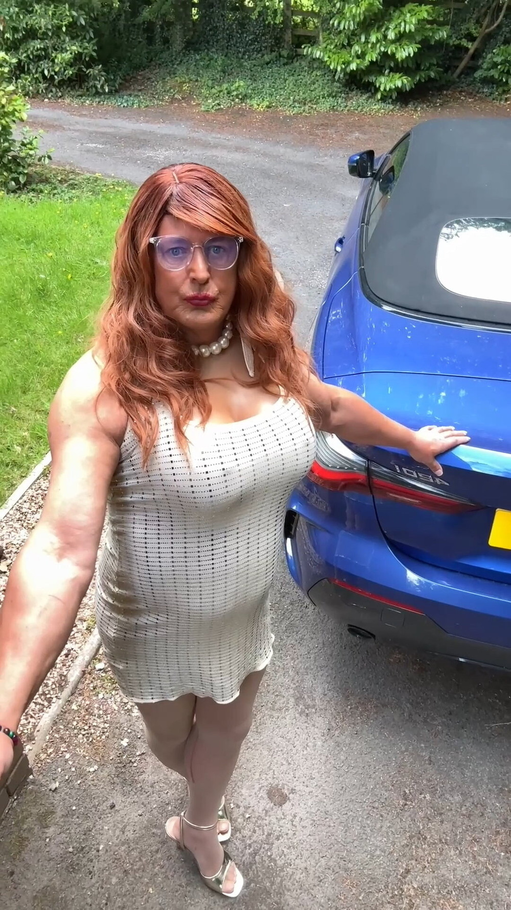 Sexy Crossdresser kellycd2022 in gold dress and seamless #24