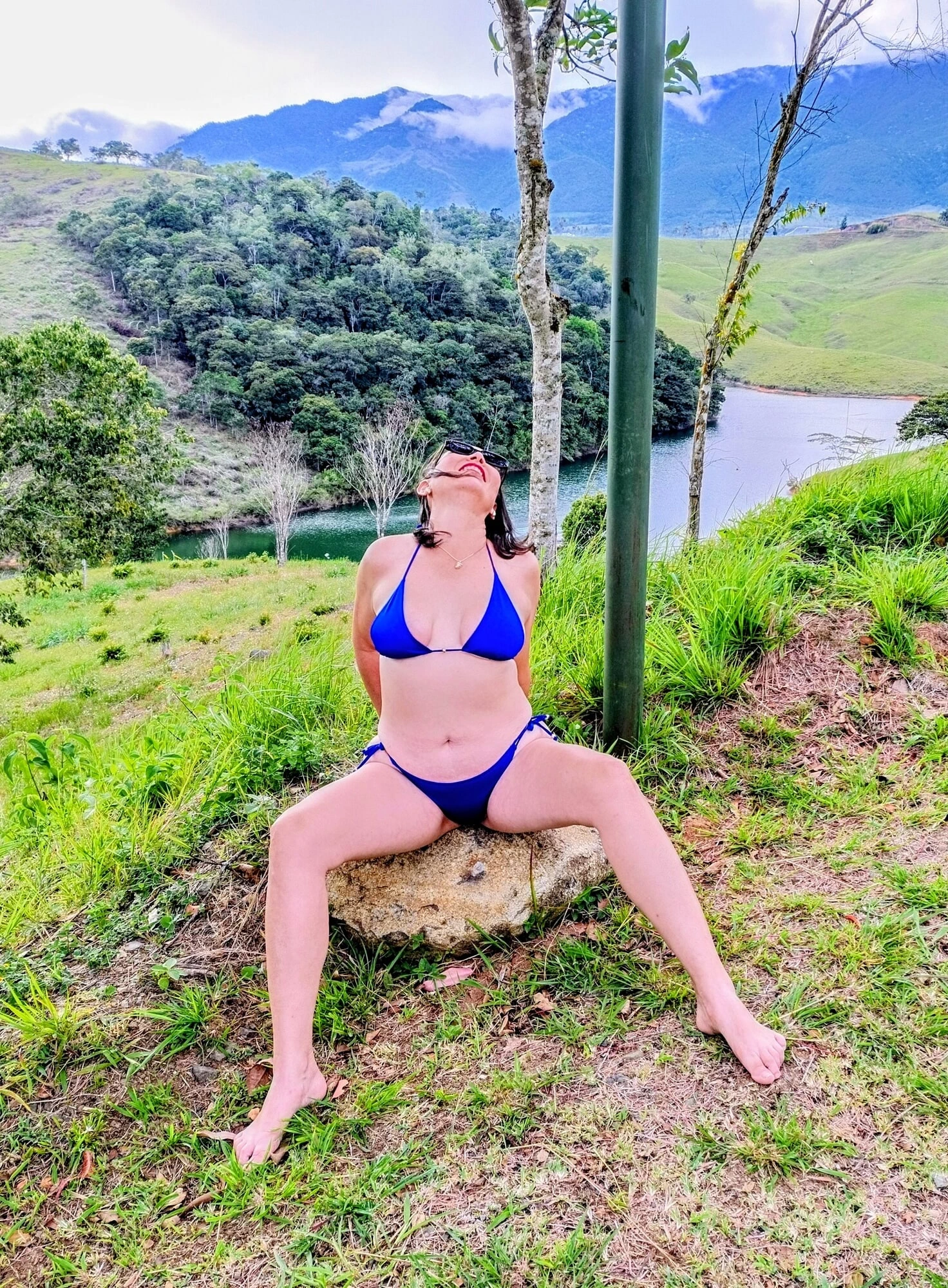 Hot girl sunbathes Milf