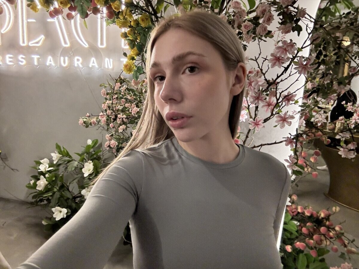 Eva Free Photos
