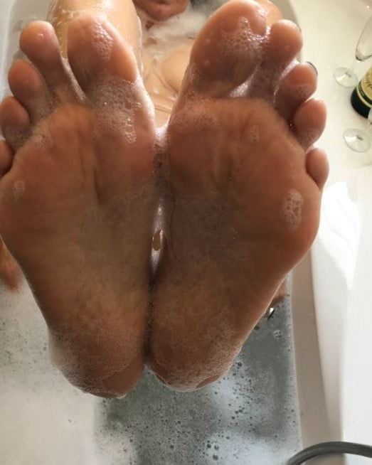 Sexy Feet in Bath Tub