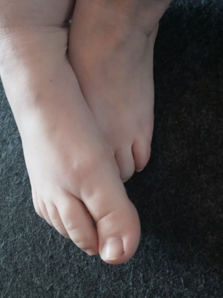 Jenny feet