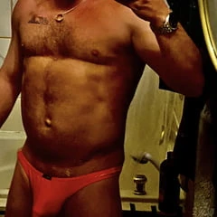 Men in thongs or no ?
