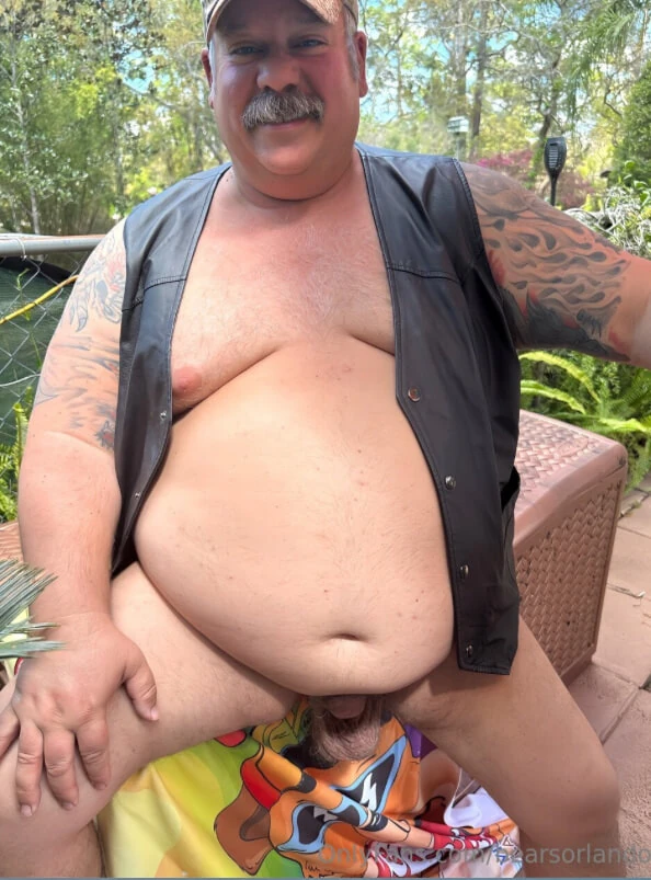 OLD STRENGTH COACH WITH FAT COCK #35