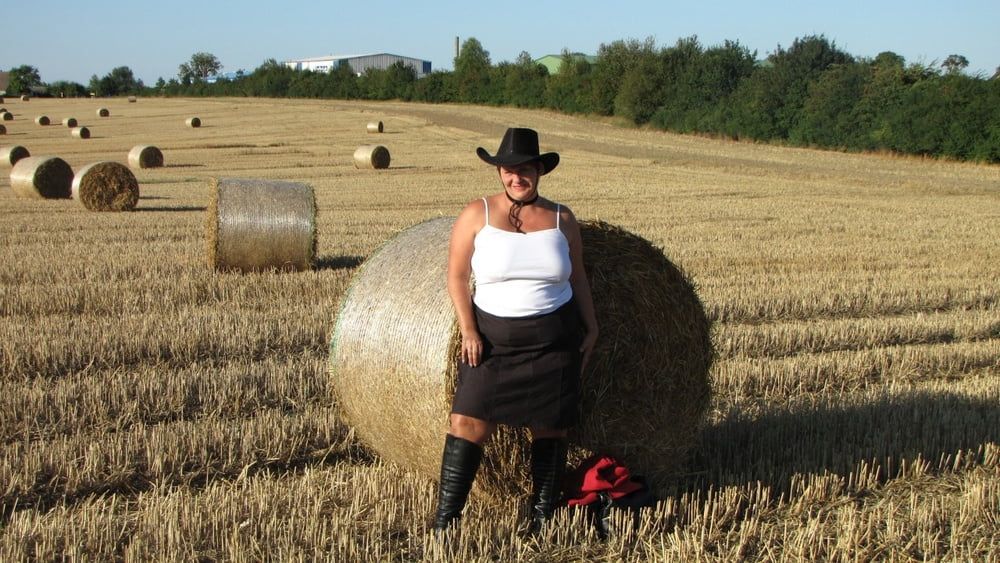 Posing in the cornfield ... #28