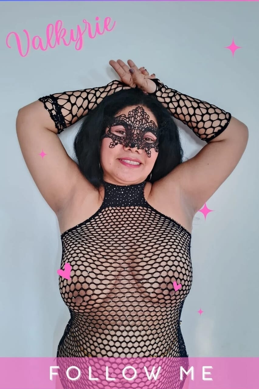 Tetona hermosa garganta profunda 