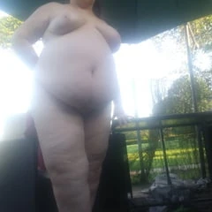 BBW Nudist UK Mum
