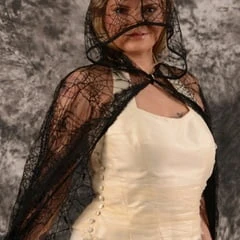 Photo shooting with Arabella May as a bride