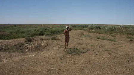 in steppe seminaked         