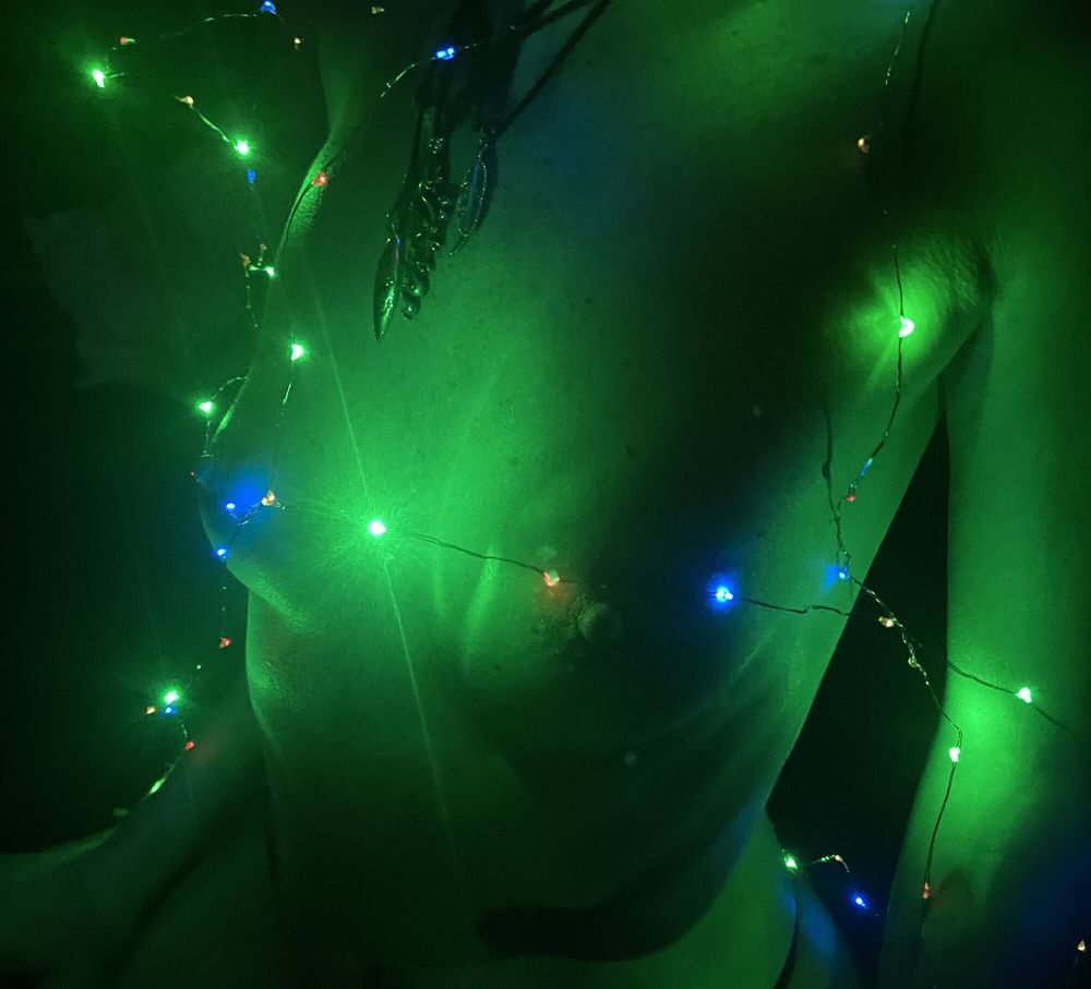 LIGHTING UP MY BODY WITH CHRISTMAS #9