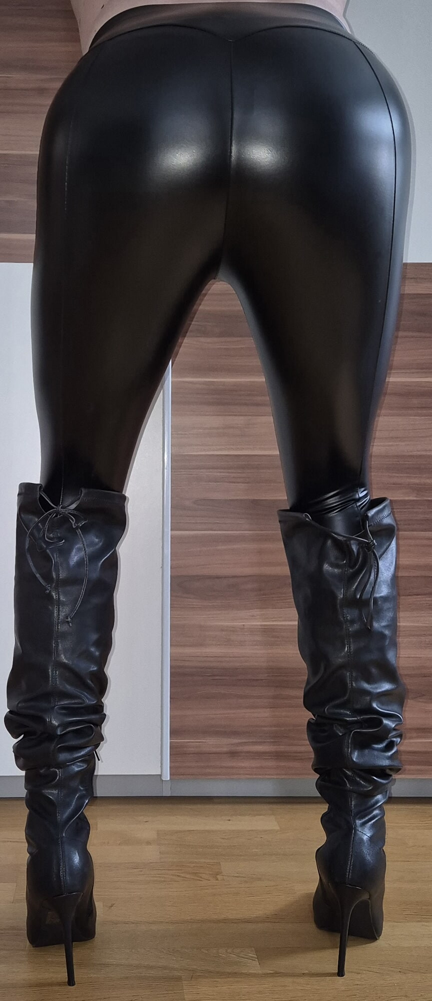 Shiny Leggins and Boots again 