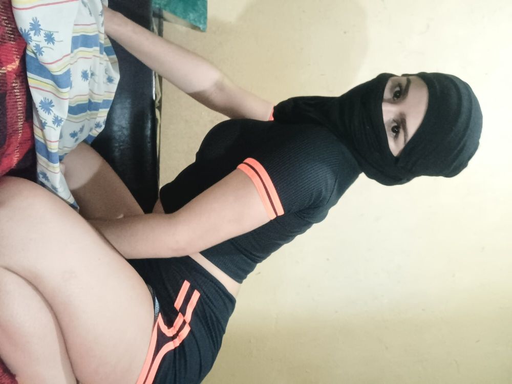 Sexy HOT Amateur Petite In Hijab #6