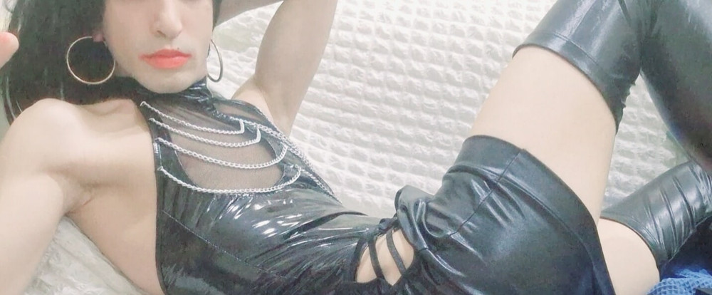 Femboy sottomessa 