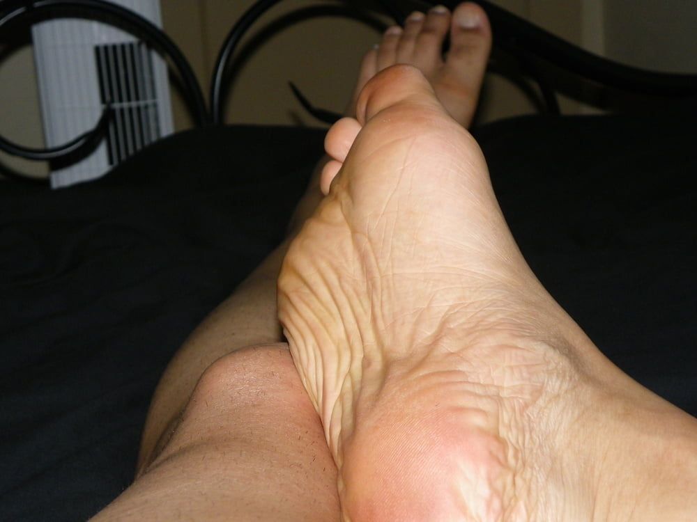 MetisBi59-My feet #2