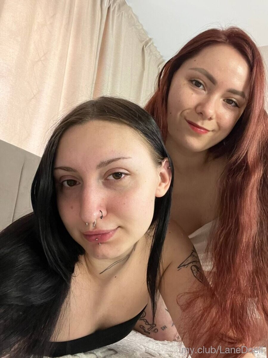 Hild ​​and ​​Blair Free Photos