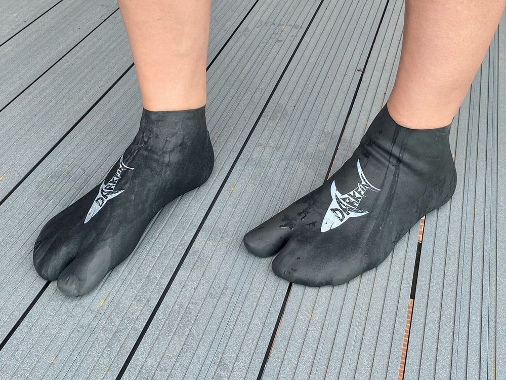 Darkfin Webbed Gloves & Boots #5
