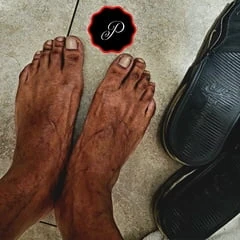hubby&#039;s feet 
