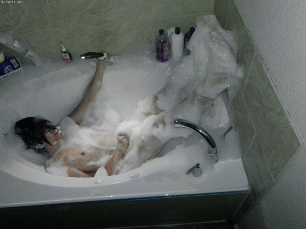 Kirito Bath Tub Photoshoot and Bath  #7