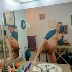 Mirror captures Watchim Buttfucking Himself with Big PurplP