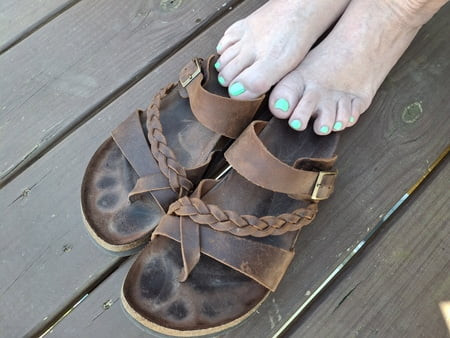 Cute little green toes