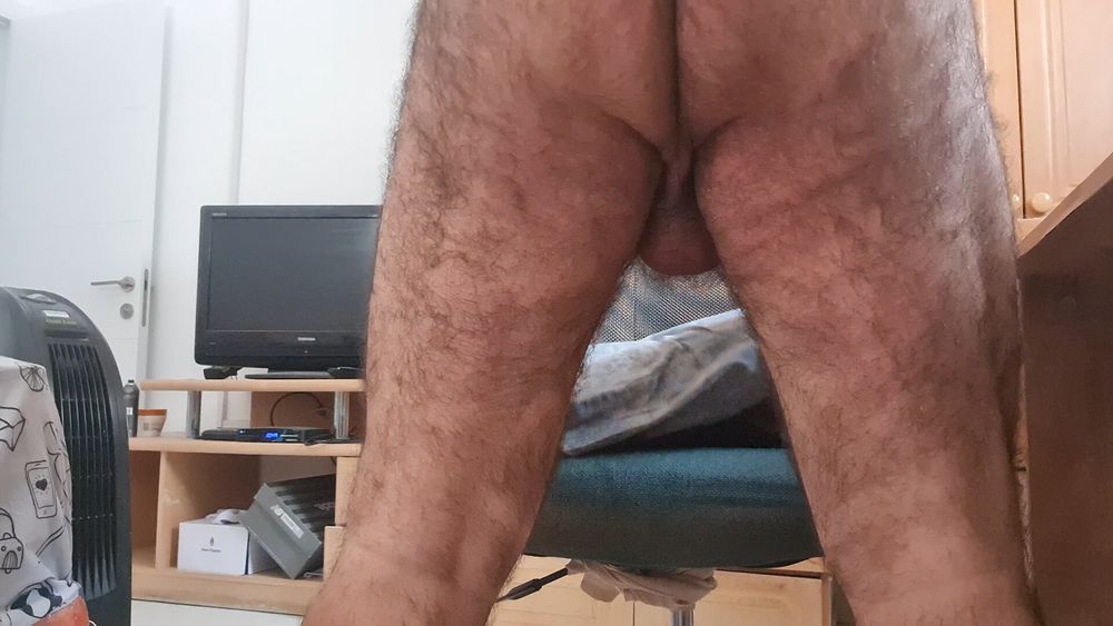 If you&#039;re into bear ass - this one&#039;s for you! ilovetobenaked #16