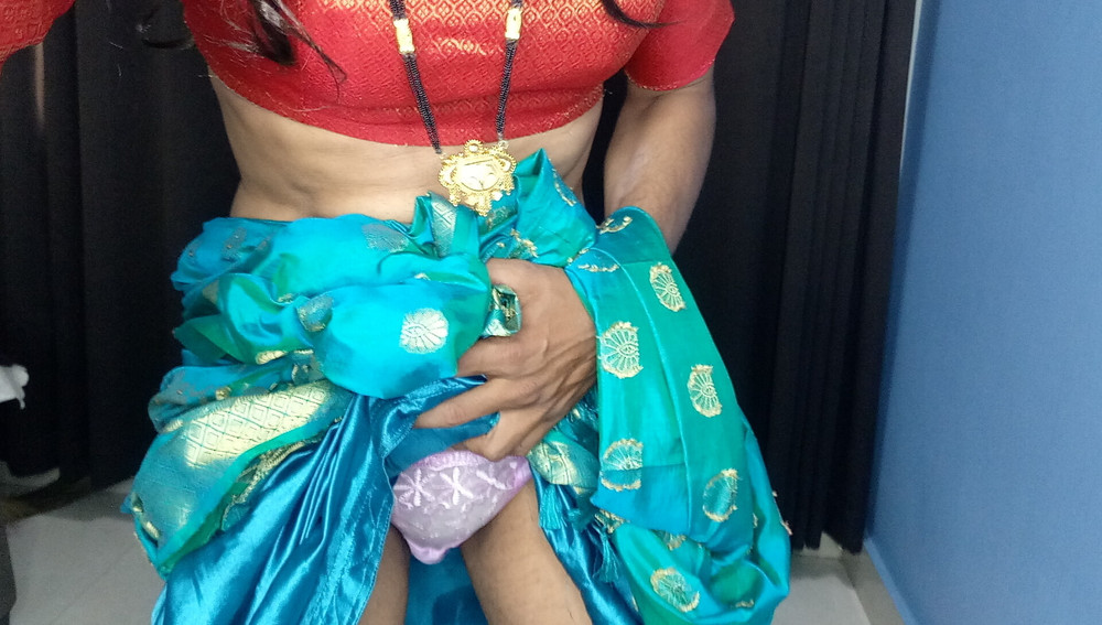 Indian stepmom sexy blou saree and peticot #50
