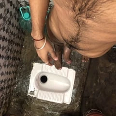 कमसिन लड़के का बाथरूम में मास्टरबेशन यह बहुत प्यारा है