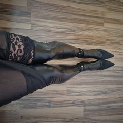 Whats in your mind hunny? U like my legs?