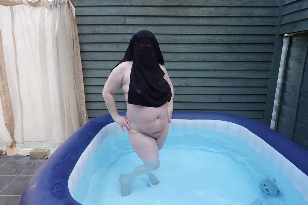 Niqab nude in Hot tub #39