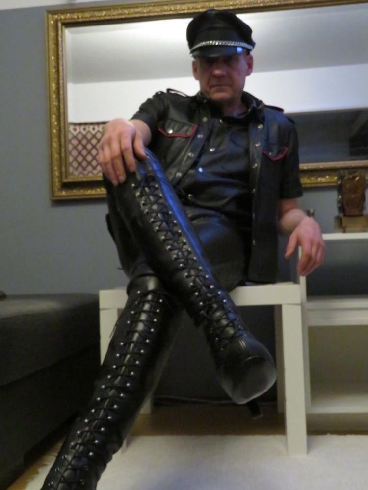 Juha Vantanen,finnish amateur leather fetish pornmodel #15