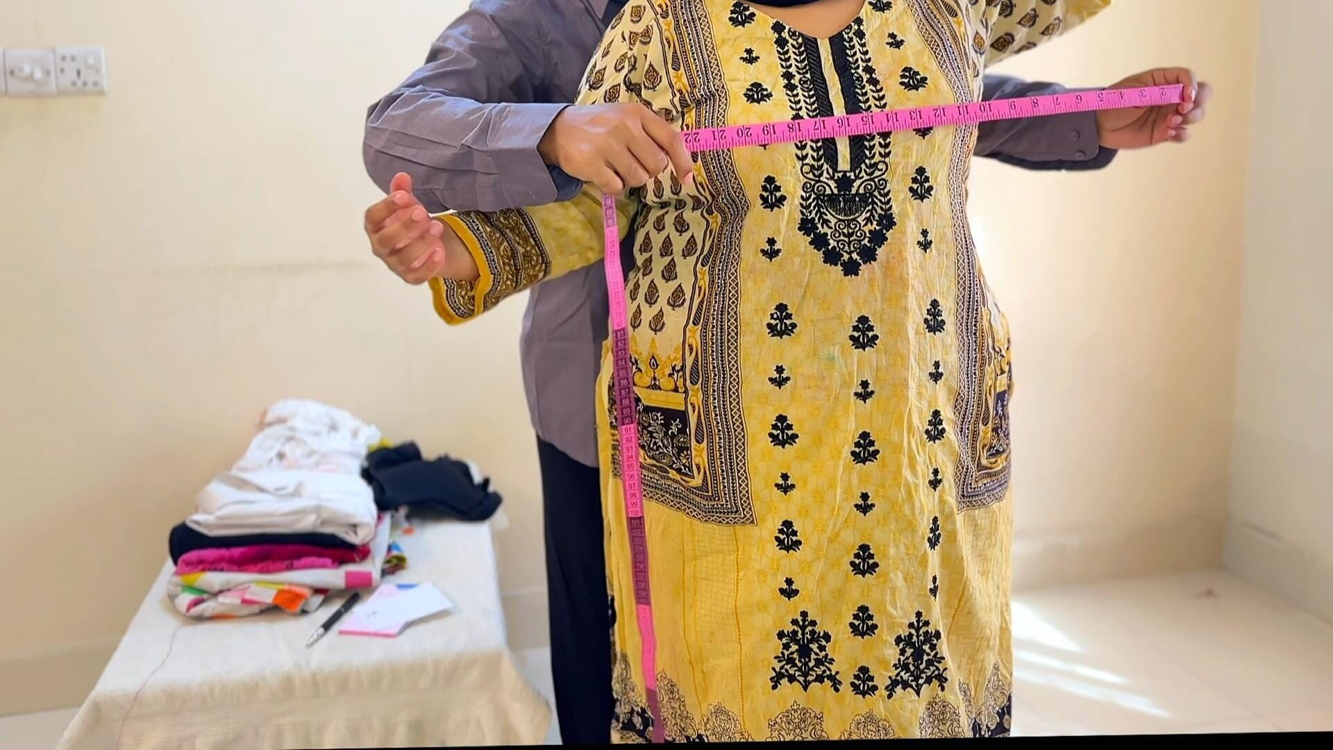 Desi Muslim Big Ass & Big Boobs Beautyful Aunty fuck tailor #4