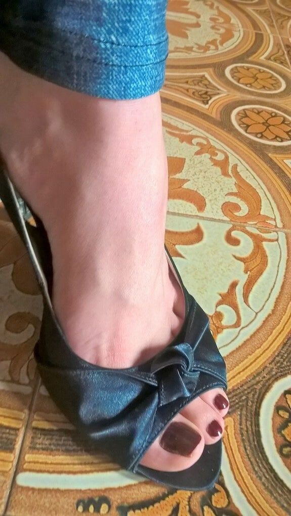 Sexy high heels and feet 💖 #39