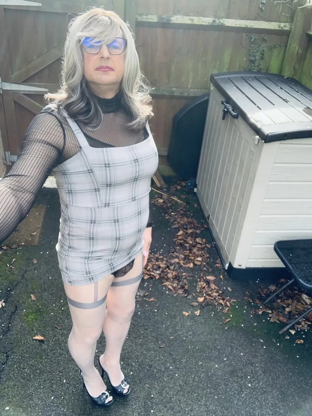 Amateur crossdresser Kelly cd in grey dress silver pantyhos  #3