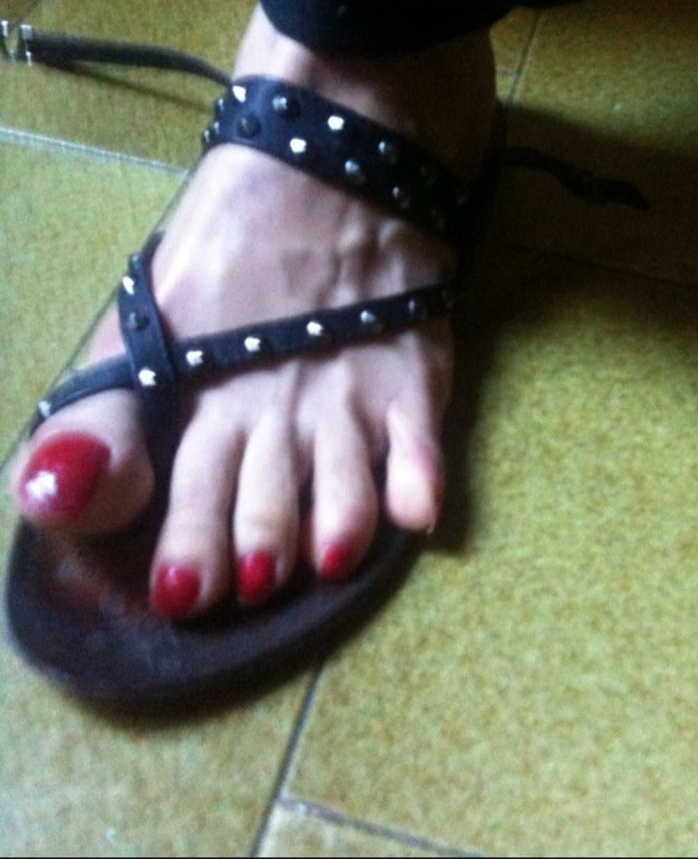 red toenails mix (older, dirty, toe ring, sandals mixed). #31