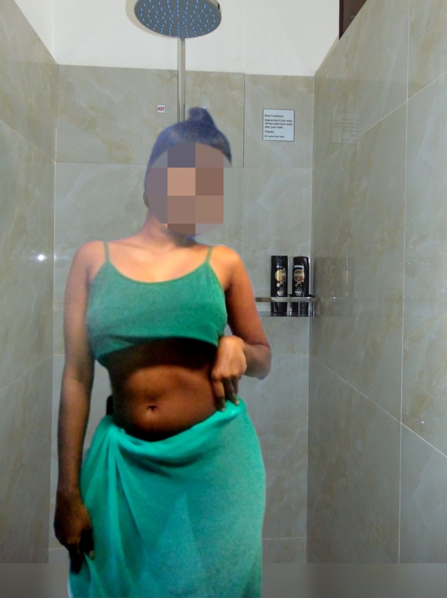 Srilankan hot wife dressed beach wears in bathroom 