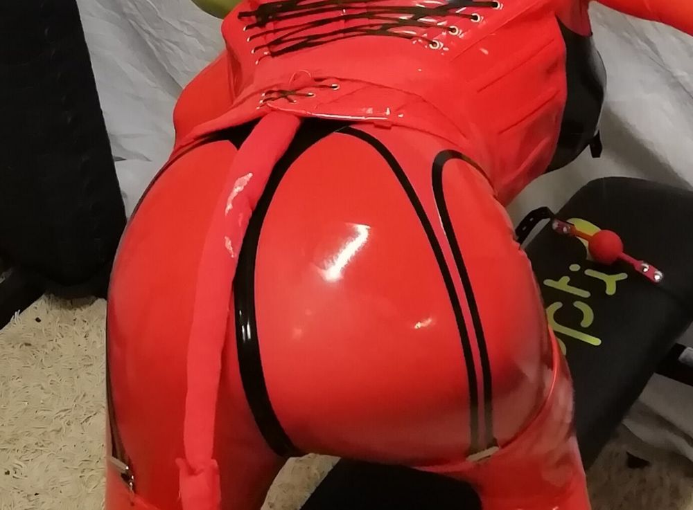 Alison in rubber #39