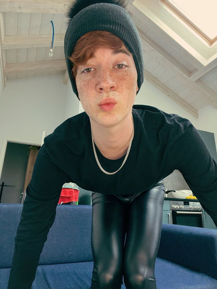 Leather leggings twink Katwinka getting his cock sucked!