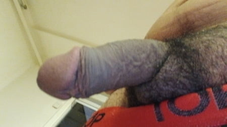 Anni paja saliendo la leche