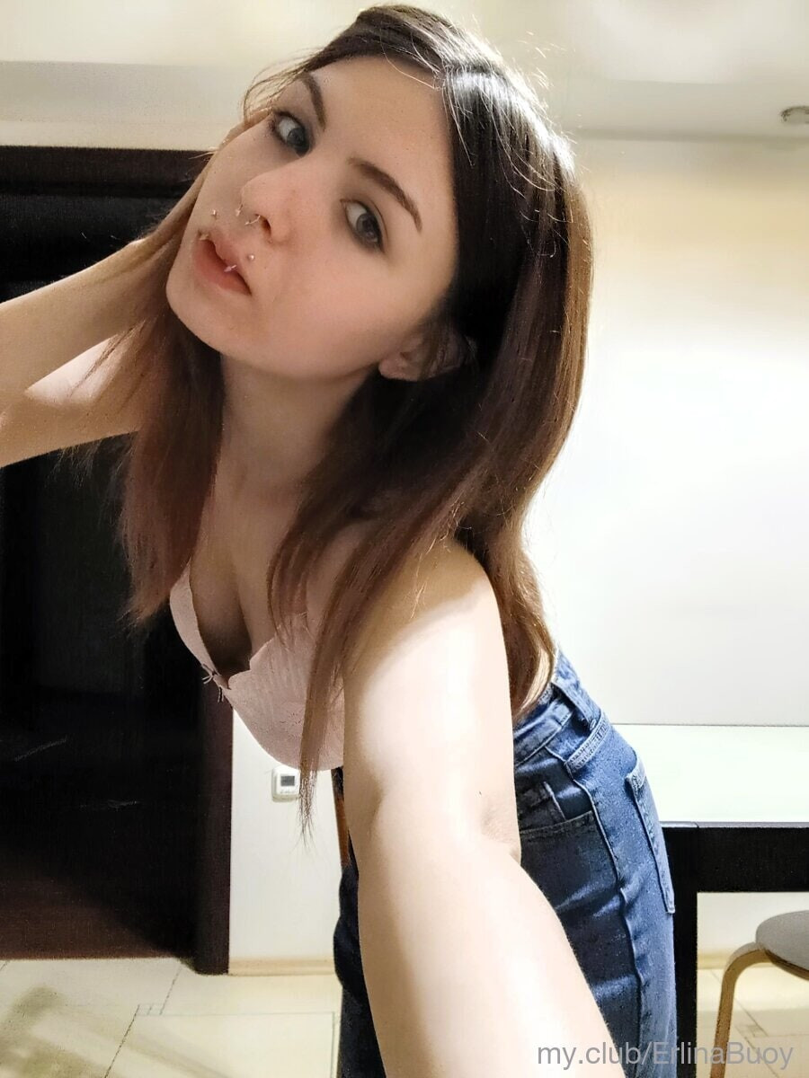 Emma Free Photos #15