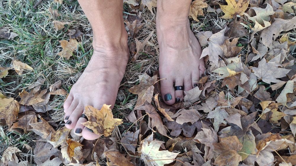 Feet in the leaves #22