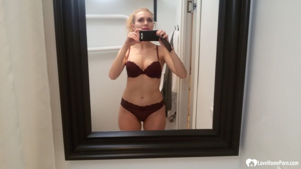 Blonde hottie knows how to take great selfies #5
