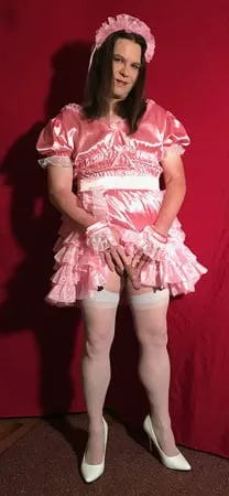 joanie pink sissy maid         